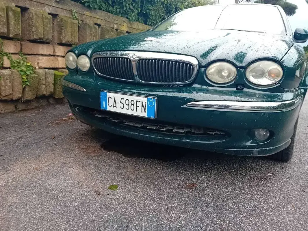 Usata Jaguar X-type 156 CV (114 kW) 2002 Verde Berlina