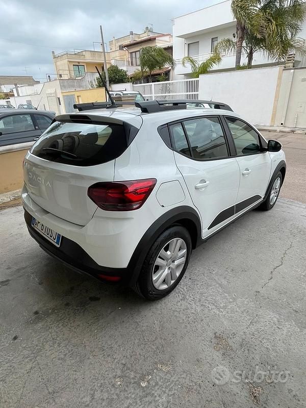 Begagnad Dacia Sandero Stepway 110 HK (80 kW) 2023 Vit Sedan