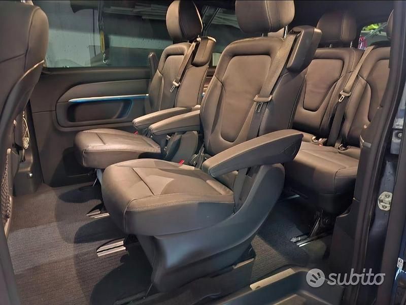 Usata Mercedes V250 2023 Blu Monovolume