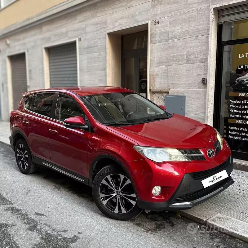Usata Toyota RAV4 Lounge 124 CV (91 kW) 2014 Rosso SUV