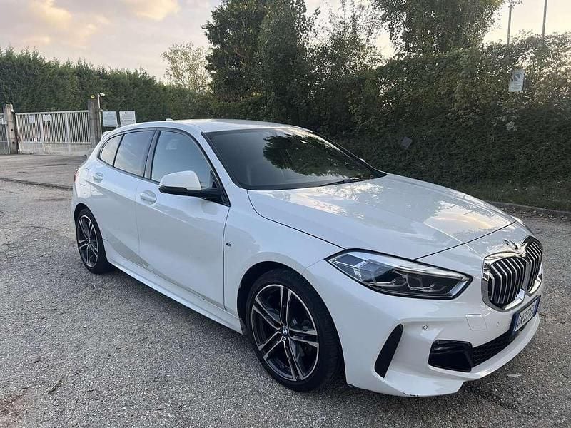 Usata BMW 118 M Sport 150 CV (110 kW) 2023 Bianco Utilitaria