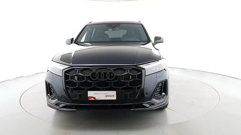 Nuova Audi Q7 2025 Grigio waitomo metallizzato SUV
