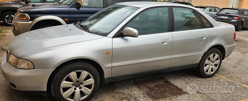 Usata Audi A4 1998 Grigio Berlina