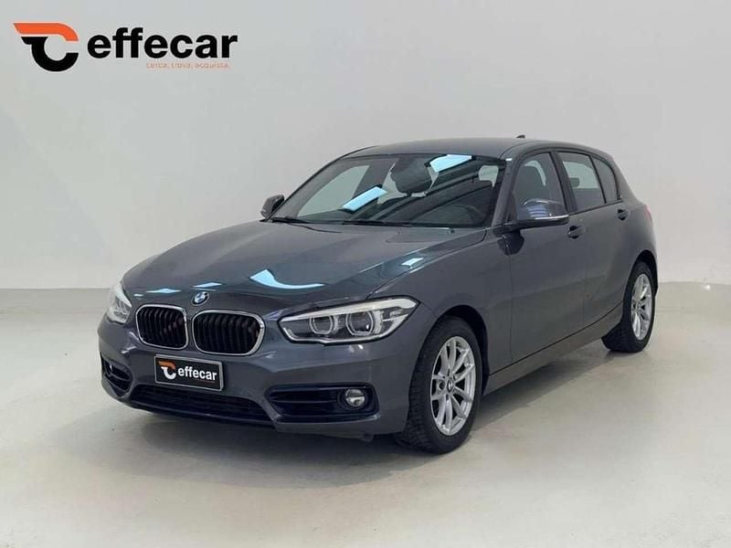 Usata BMW 118 Sport Line 150 CV (110 kW) 2019 Grigio Utilitaria
