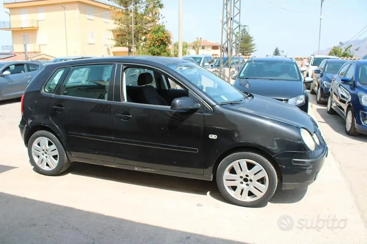 Usata VW Polo Comfortline 75 CV (55 kW) 2004 Grigio Berlina