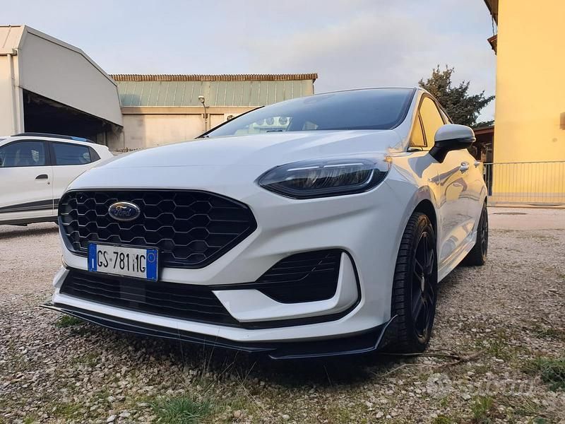 Usata Ford Fiesta ST-Line X 75 CV (55 kW) 2024 Bianco Utilitaria