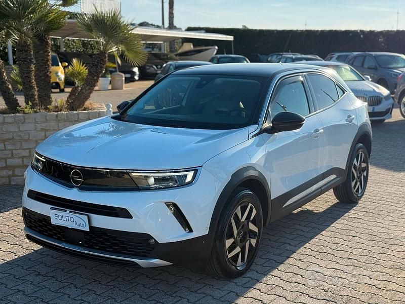 Bianco Usata 2021 Opel Mokka Elegance SUV | 17.900 € (Molto cara) - Immagine 1/4