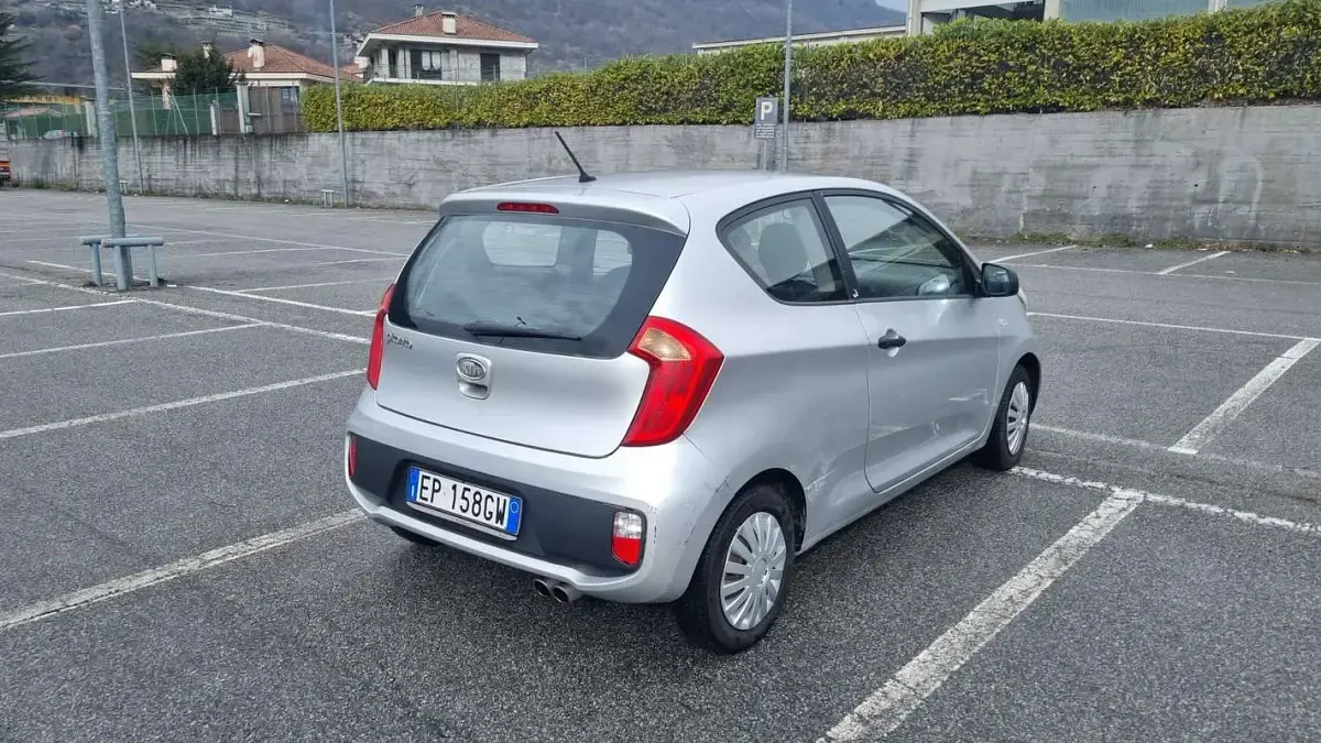 Usata Kia Picanto 69 CV (50 kW) 2013 Grigio Utilitaria