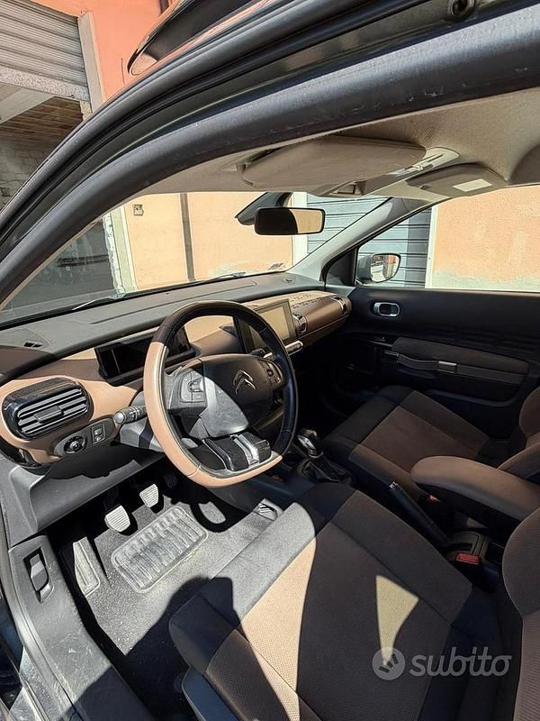 Usata Citroën C4 99 CV (72 kW) 2017 Verde SUV