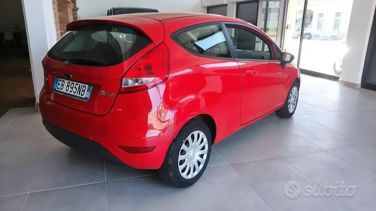 Usata Ford Fiesta 68 CV (50 kW) 2010 Rosso Berlina