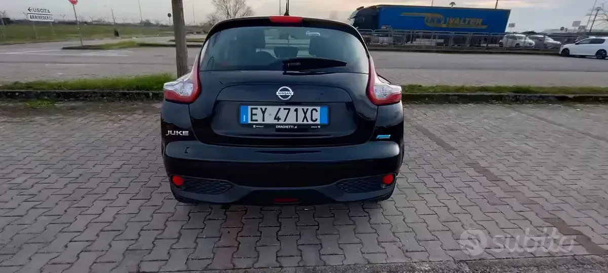 Usata Nissan Juke 110 CV (80 kW) 2015 Nero SUV