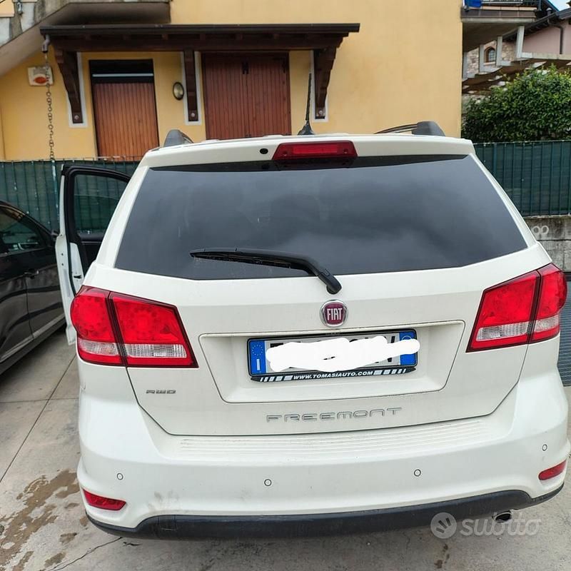 Usata Fiat Freemont 170 CV (125 kW) 2015 Bianco SUV