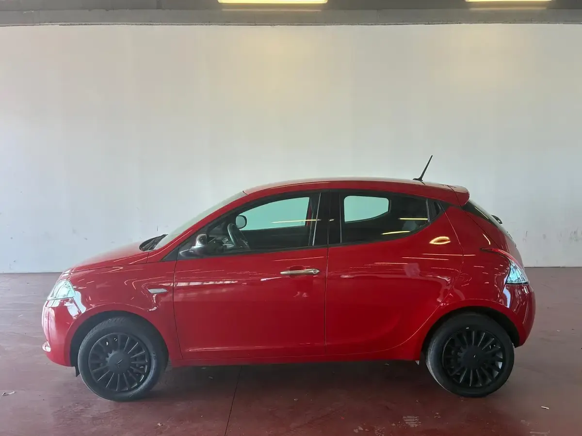 Brugt Lancia Ypsilon Silver 69 HK (50 kW) 2022 Rød Hatchback