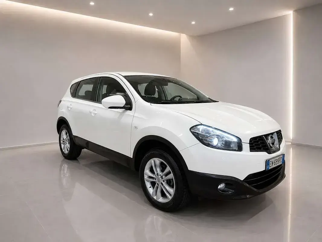 Usata Nissan Qashqai Acenta 131 CV (96 kW) 2012 Bianco SUV