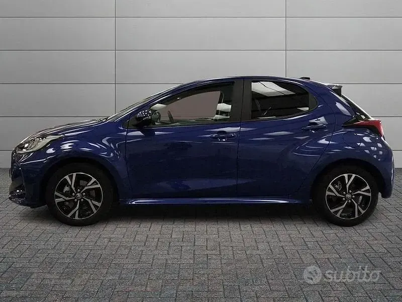 Nuova Toyota Yaris Hybrid Trend 116 CV (85 kW) 2025 Blu/azzurro Berlina