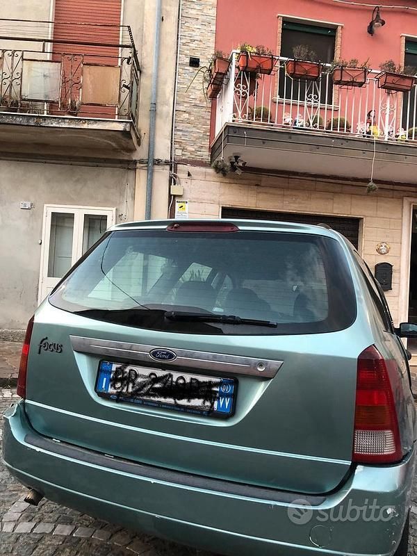 Usata Ford Focus 116 CV (85 kW) 2001 Verde Berlina