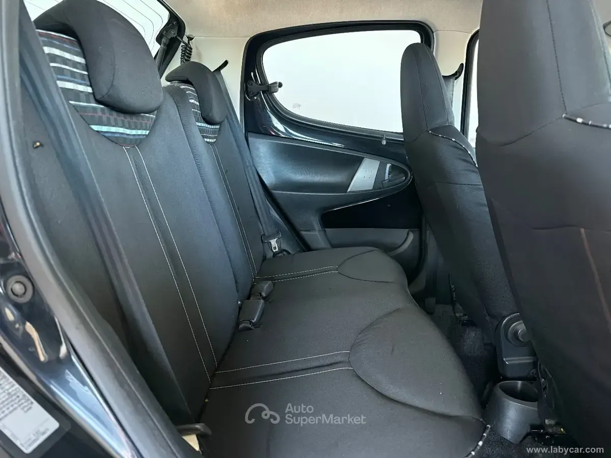 Gebraucht Citroën C1 68 PS (50 kW) 2013 Schwarz Kleinwagen