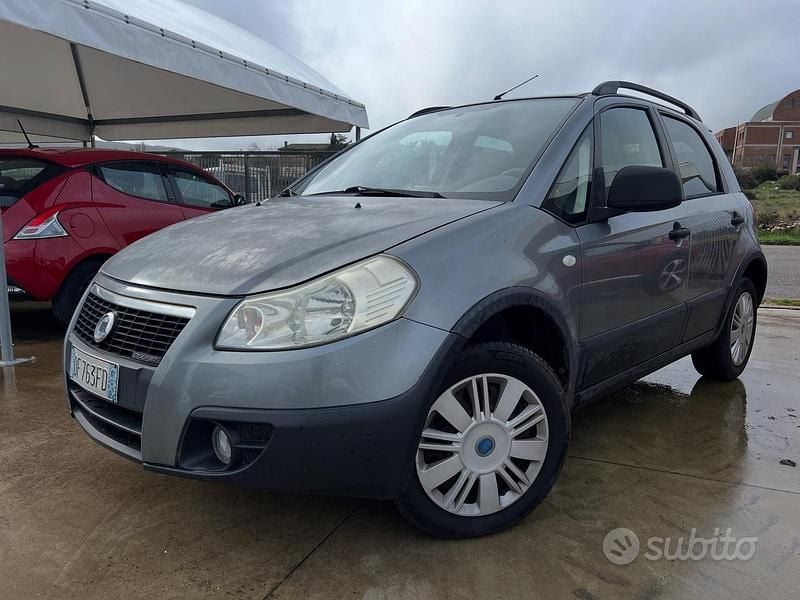 Usata Fiat Sedici Dynamic 120 CV (88 kW) 2006 Marrone SUV