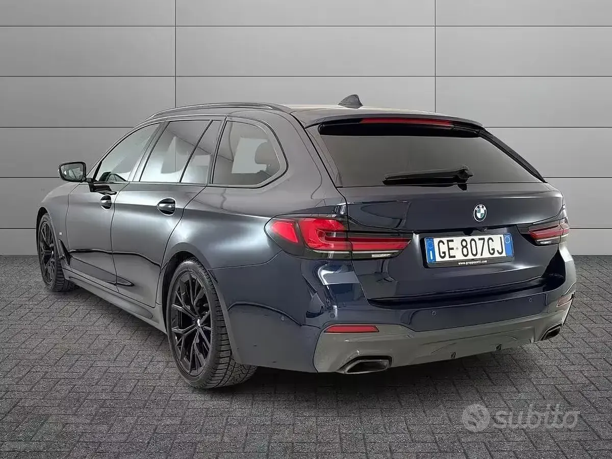 Usata BMW 520 Comfort Edition 190 CV (139 kW) 2021 Bluazzurro Berlina