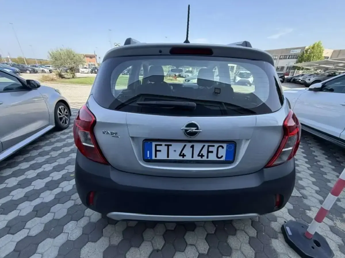 Usata Opel Karl Rocks 73 CV (53 kW) 2018 Argento Utilitaria