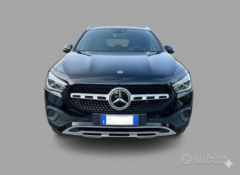 Usata Mercedes GLA180 136 CV (100 kW) 2021 Nero SUV