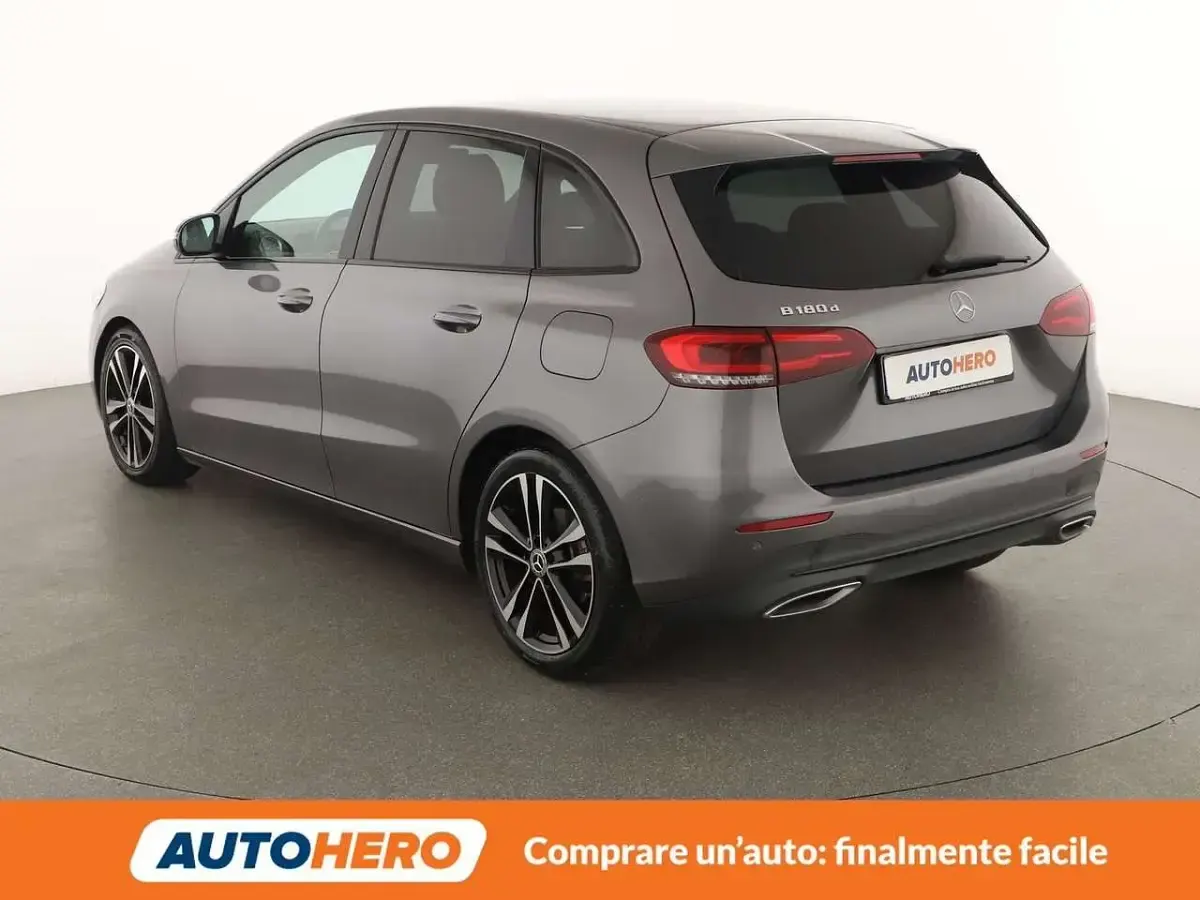 Usata Mercedes B180 Progressive 116 CV (85 kW) 2020 Grigio Monovolume