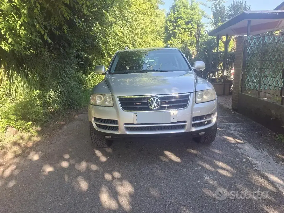 Usata VW Touareg 174 CV (127 kW) 2003 Grigio SUV