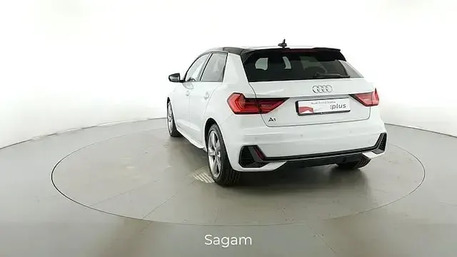 Usata Audi A1 S-Line 150 CV (110 kW) 2024 Bianco ghiaccio metallizzato SUV