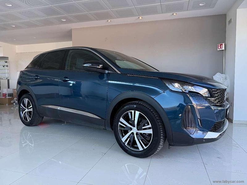 Usata Peugeot 3008 Allure 131 CV (96 kW) 2023 Blu/azzurro SUV