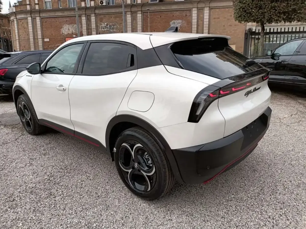 Usata Alfa Romeo GT Junior Edizione Speciale 136 CV (100 kW) 2024 Bianco SUV