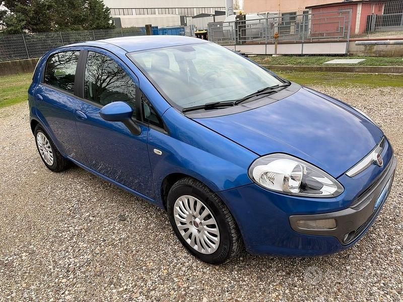 Usata Fiat Punto Evo Dynamic 77 CV (56 kW) 2010 Blu/azzurro Utilitaria