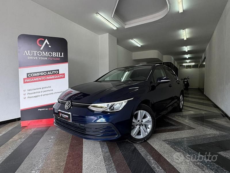 Blu Usata 2021 VW Golf VIII Style Tre volumi | 20.500 € (Buon prezzo) - Immagine 1/4