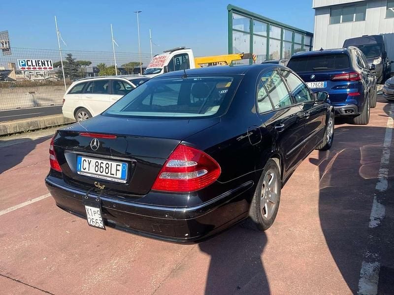 Usata Mercedes E280 Avantgarde 177 CV (130 kW) 2005 Nero Berlina