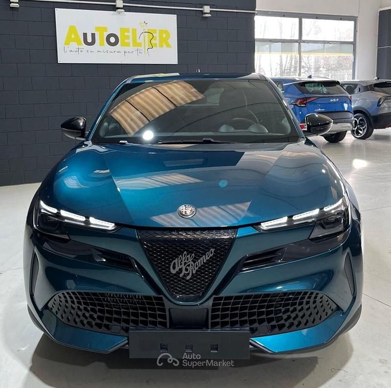 Nuova Alfa Romeo Junior 137 CV (100 kW) 2025 Blu navigli metallizzato SUV