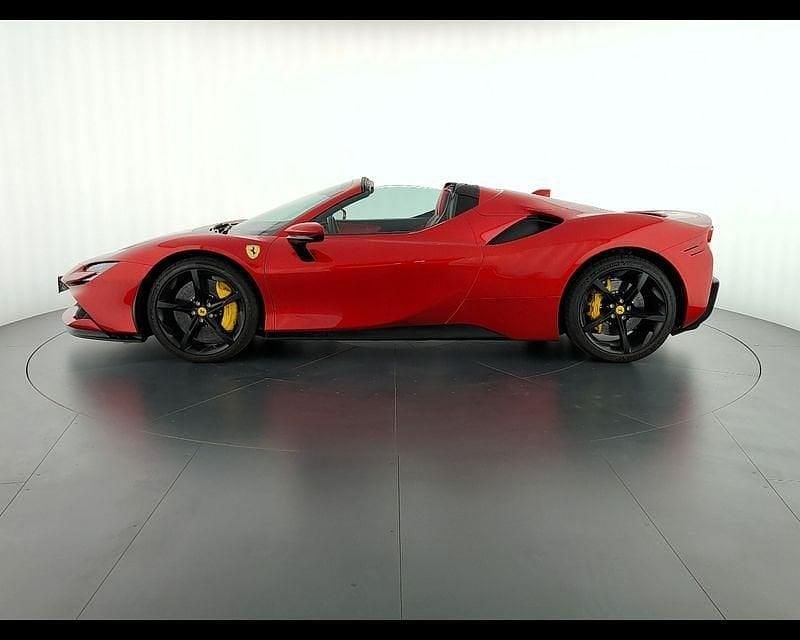 Usata Ferrari SF90 780 CV (573 kW) 2025 Rosso Cabrio
