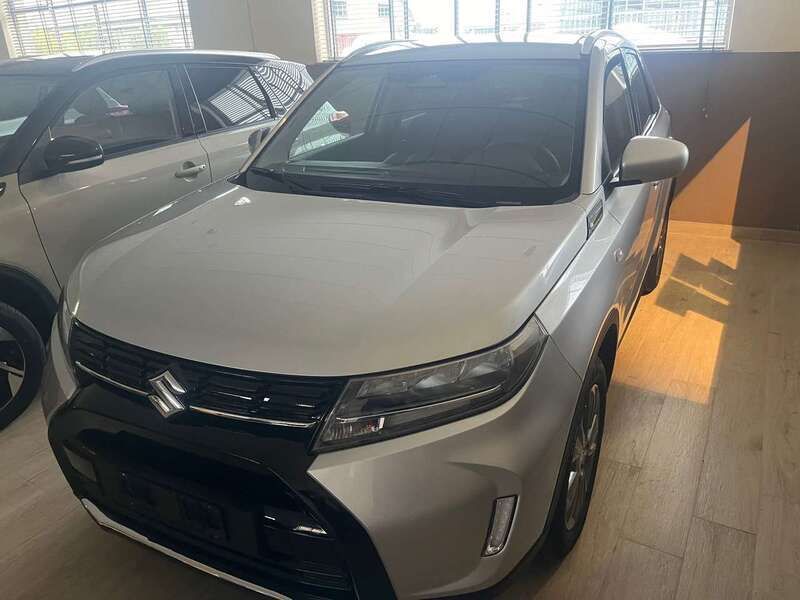 Usata Suzuki Vitara Cool 129 CV (94 kW) 2024 Argento SUV