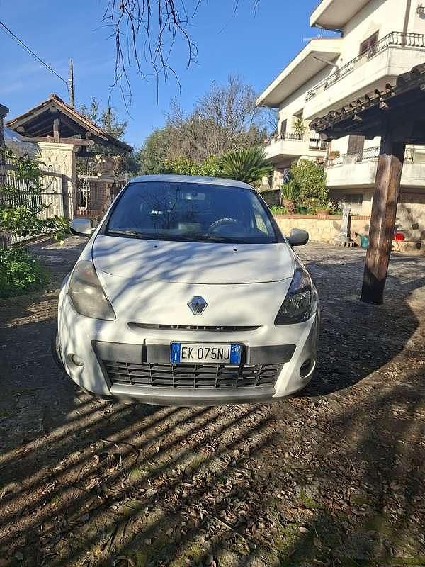 Usata Renault Clio II 64 CV (47 kW) 2010 Berlina
