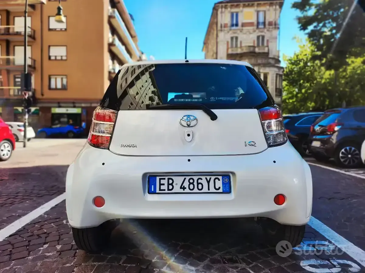 Usata Toyota iQ Sol 68 CV (50 kW) 2010 Utilitaria