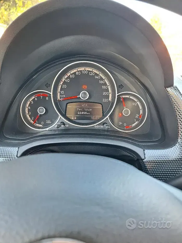 Begagnad VW up! 68 HK (50 kW) 2018 Svart Halvkombi