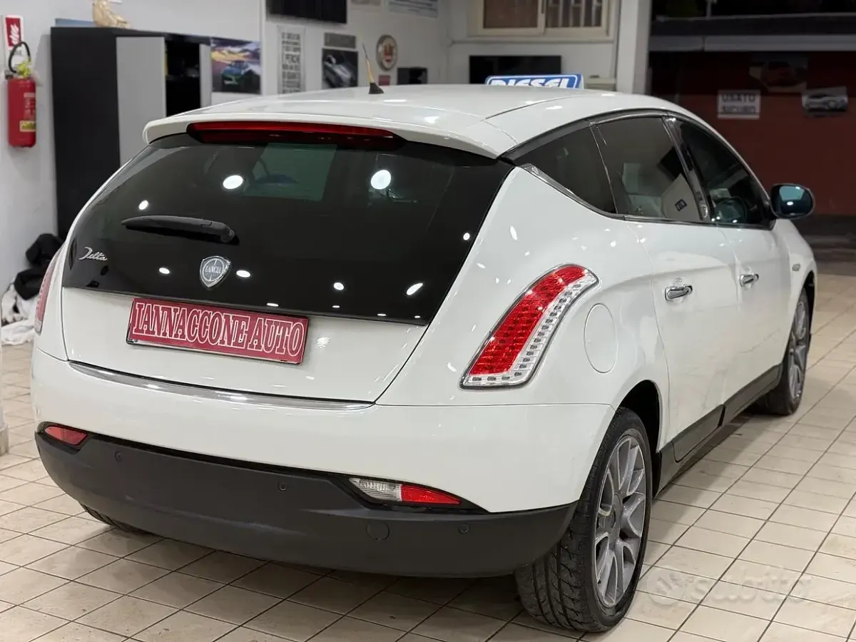 Usata Lancia Delta 120 CV (88 kW) 2010 Bianco Utilitaria