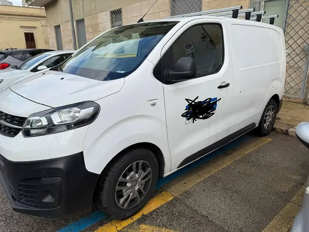 Usata Opel Vivaro 120 CV (88 kW) 2019 Bianco Monovolume
