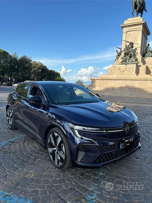 Usata Renault Megane E-Tech Techno 161 kW (220 CV) 2024 Blu SUV
