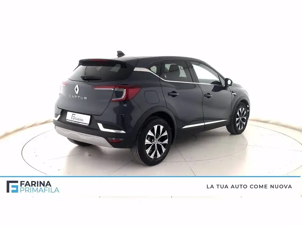 Usata Renault Captur Techno 101 CV (74 kW) 2024 Blu marine SUV