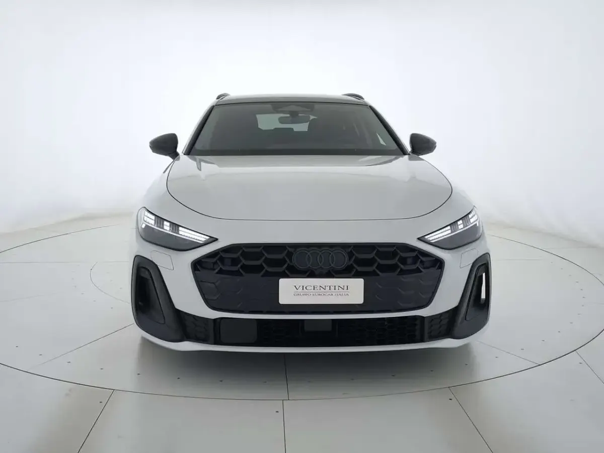Nuova Audi A5 S-Line 204 CV (150 kW) 2026 Bianco ghiaccio metallizzato Station wagon