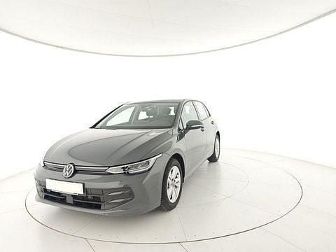 Usata VW Golf VIII Life 116 CV (85 kW) 2025 Grigio Utilitaria