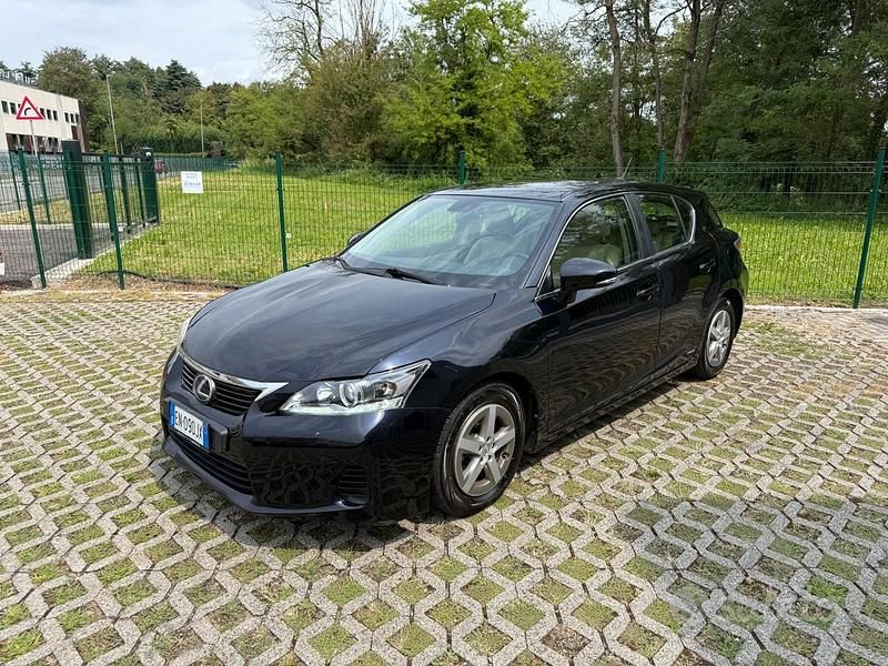 Usata 2012 Lexus CT200h Tre volumi | 7900 € (Super prezzo) - Immagine 1/4