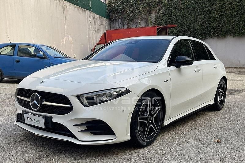 Bianco Usata 2021 Mercedes A180 Premium Due volumi | 24.900 € - Immagine 1/4