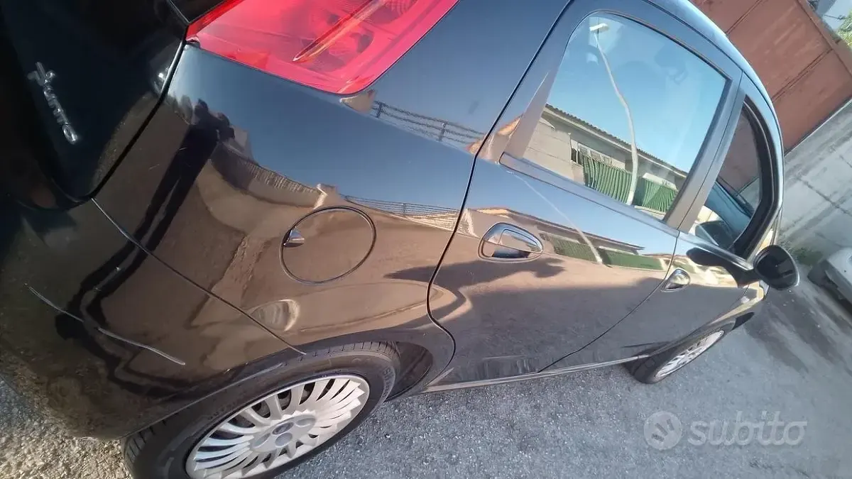Usata Fiat Grande Punto 65 CV (47 kW) 2007 Nero Utilitaria