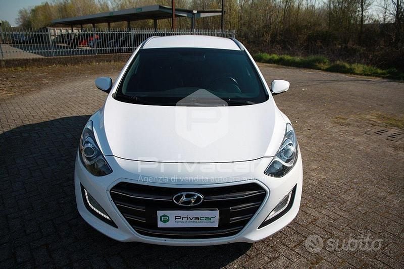 Usata Hyundai i30 GO! 110 CV (80 kW) 2016 Bianco Station wagon