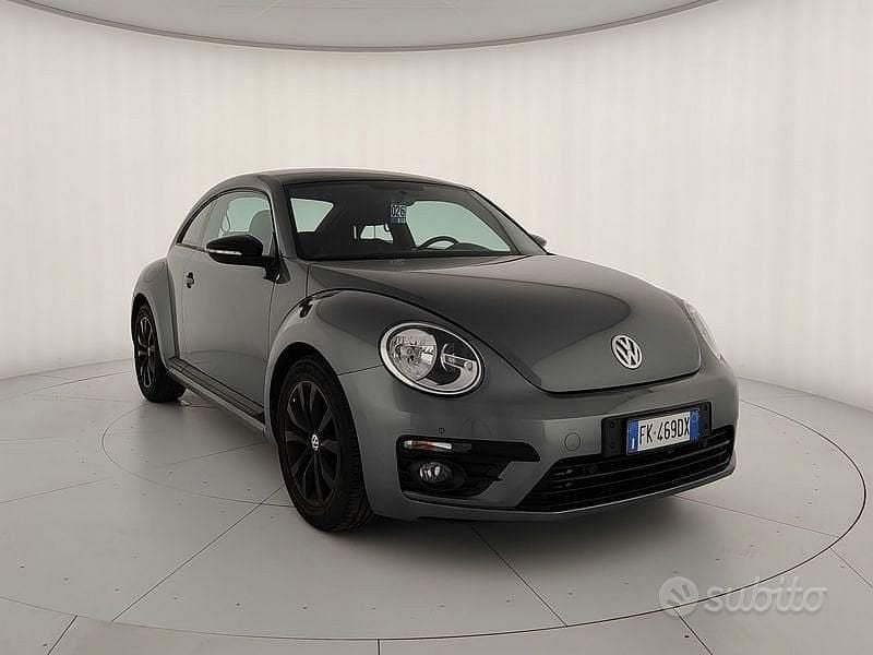 Grigio Usata 2017 VW Maggiolino Design Tre volumi | 15.900 € (Buon prezzo) - Immagine 1/4